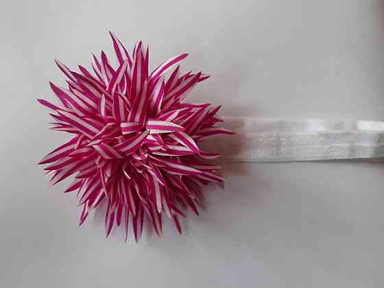 Пов'язка малинова дитяча з квіткою - розмір квітки близько 9 см, окружність 34-46см Київ