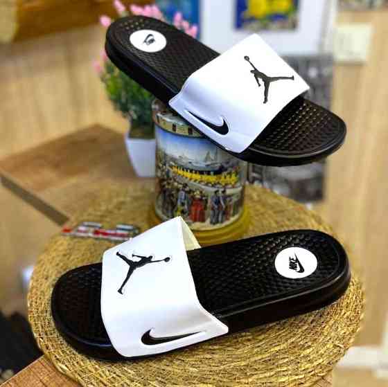 Шлёпанцы Nike Jordan Чёрные Сланцы Тапочки Белые Найк Женские (размеры: 36,37,38,39,40) Днепр