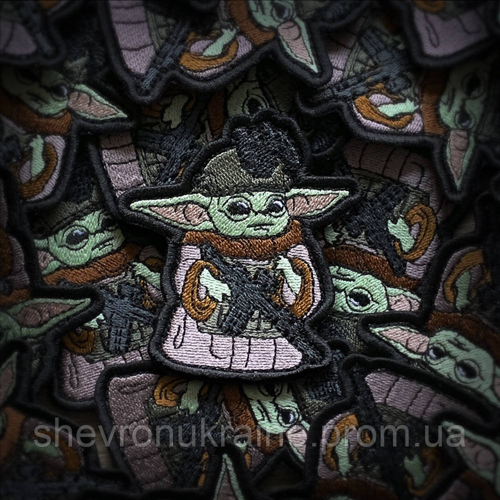 Шеврон Вооруженный Йода (Форма контурная. На липучке) Размер 8x7см Киев - изображение 1
