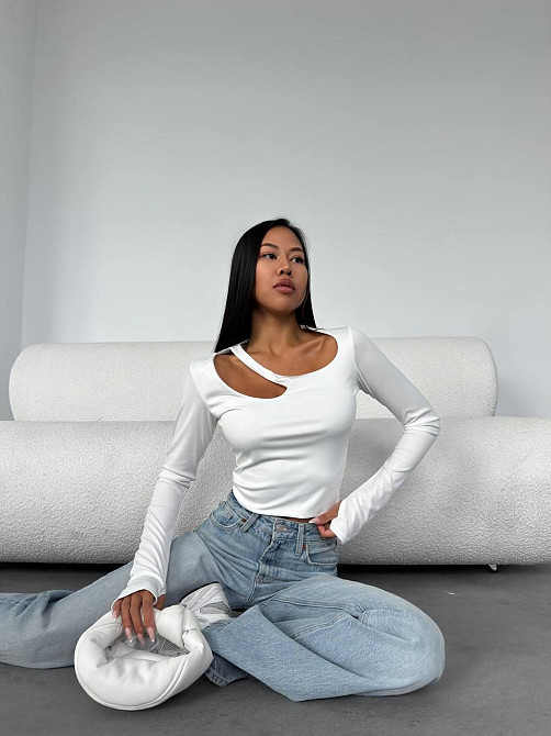 Женский стильный топ с вырезом микро дайвинг Молочный, 42/44 Одесса - изображение 2