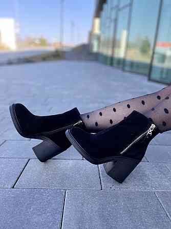 Lexi Черевики жіночі Lexi чорні натуральна замша каблук 9 см размер 36 (2747) Коломия