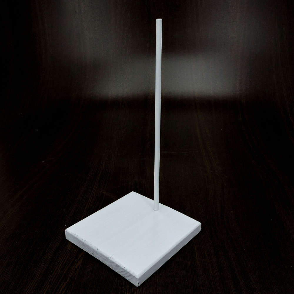 Подставка для кукол 