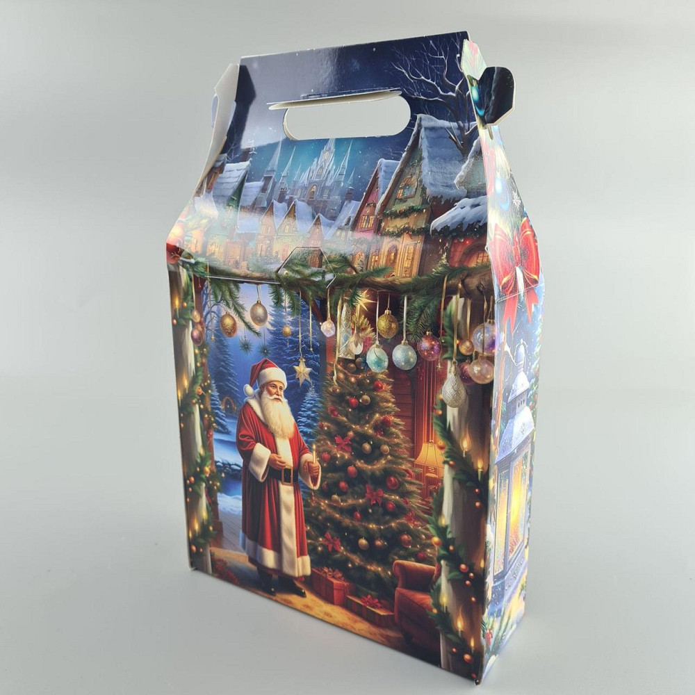 Новорічна подарункова картонна упаковка для цукерок (600 грм) No228 "Санта з подарунками" (1 шт.) Харків - фото 2