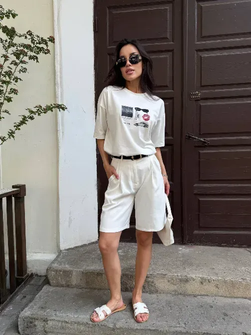 Базова оверсайз футболка з трендовими принтами Одеса - фото 10