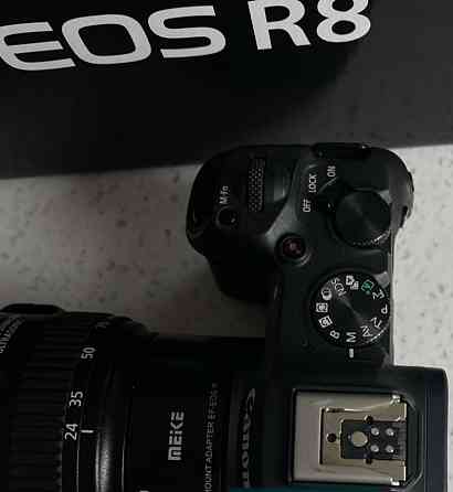 Бездзеркальний фотоапарат Canon R8. Київ