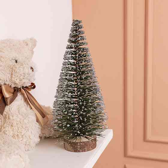 Lugi Новорічна настільна ялинка засніжена Стріла 25 см на дерев'яній підставці SOK-М-12-1 Коломия