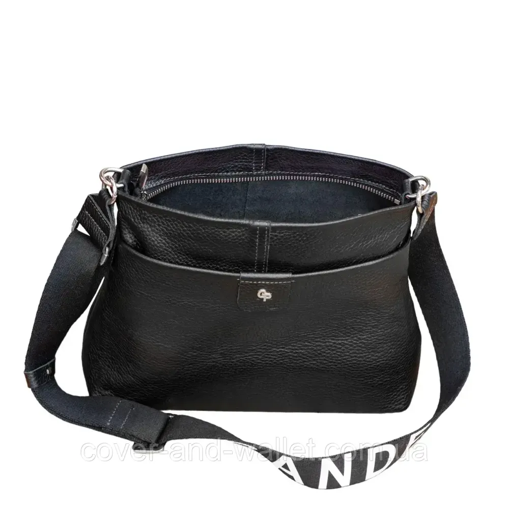 Стильна жіноча шкіряна сумка-кроссбоді з текстильним ремінцем чорного кольору Grande Pelle 729710 Київ - фото 4