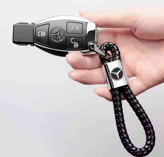 Брелок для ключів Mercedes Смела