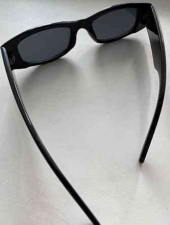 Солнцезащитные очки в черном цвете. Киев