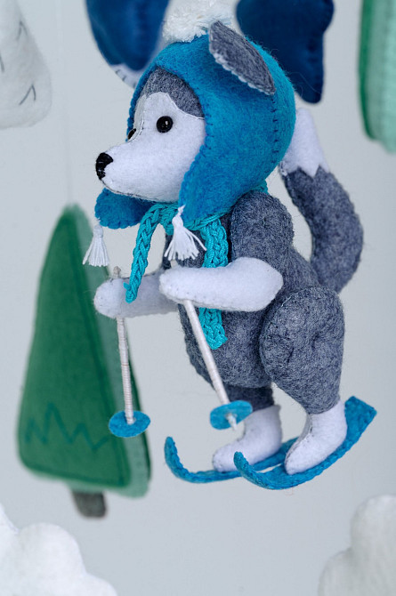 Дитячий мобіль на ліжечко для немовлят WooolyWool «Вовчик на лижах» Київ - фото 2