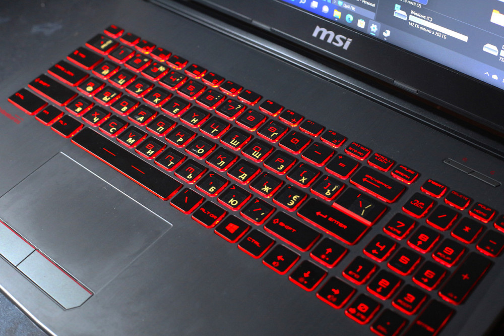 Игровой мощный ноутбук MSI i5-8300H /16 GB / 240 GgbSSD + 1 tb HDD / GeForce GTX 1050 Б\У Киев - изображение 3