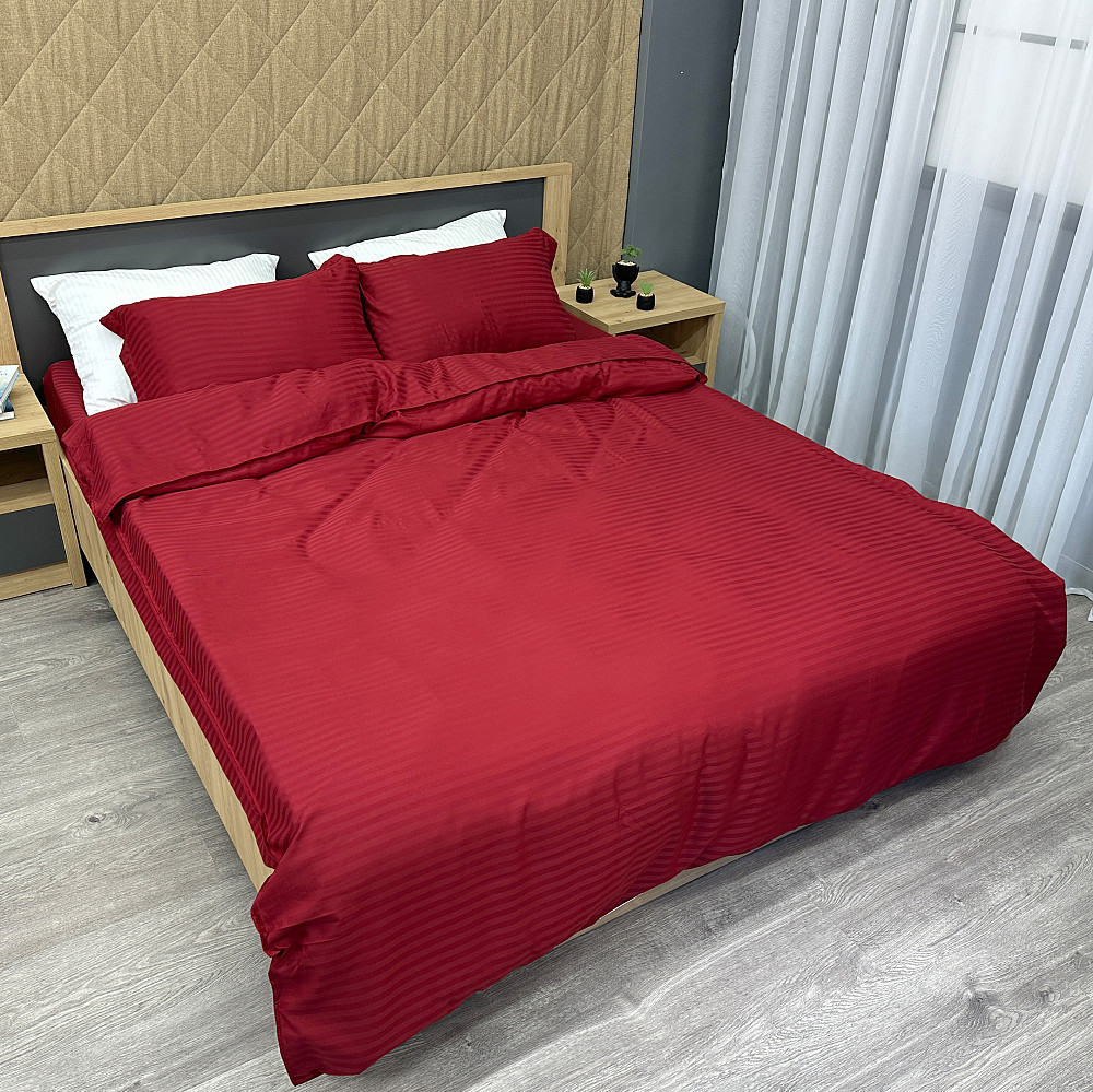 Комплект постільної білизни Страйп-сатин Сімейний з простирадлом на резинці 180х200х25, 2 підковдри 150х200, 2 наволочки 70х70 Червоний (88-225) Київ - фото 2