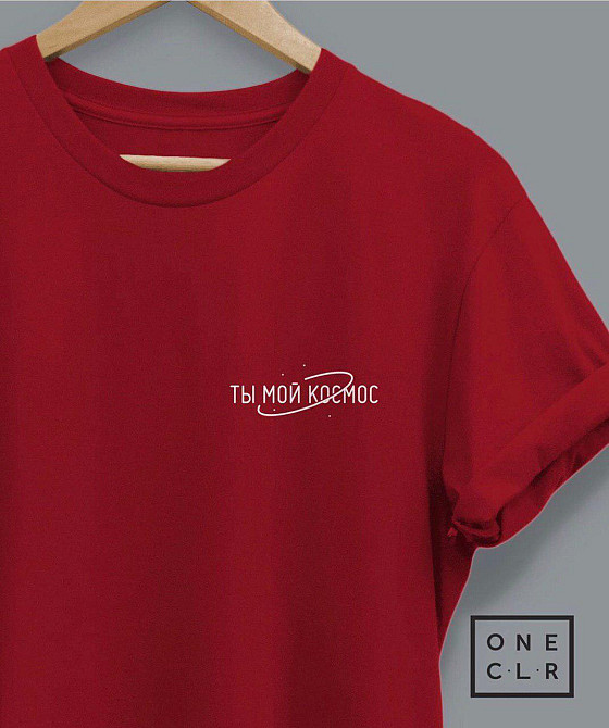 Червона жіноча/чоловіча футболка з малюнком Чернівці - фото 1