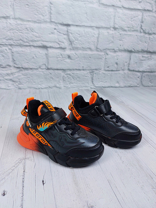 Дитячі демісезонні кросівки хайтопи чорно-жовтогарячі на флісі для хлопчиків 27 Миколаїв - фото 1