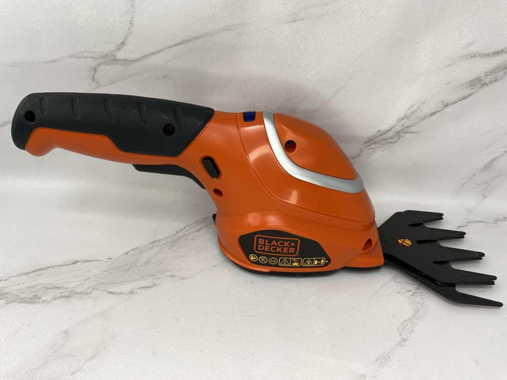 Б/в Аккумуляторные универсальные садовые ножницы-кусторез BLACK+DECKER GSL700KIT Киев - изображение 5