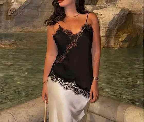 Жіночий романтичний привабливий шовковий топ з мереживом Одеса