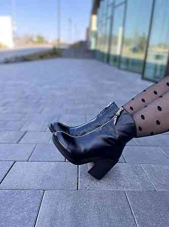 Lexi Жіночі черевики Lexi чорні натуральна шкіра каблук 9 см розмір 36-40 (3048/1) Коломия