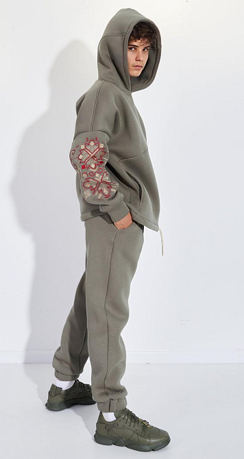 Теплий костюм з українською вишивкою (164 см) Київ - фото 1