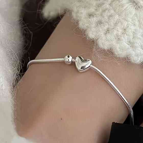 Женский браслет с серебристой подвеской-сердцем – минималистичный браслет из нержавеющей стали Киев