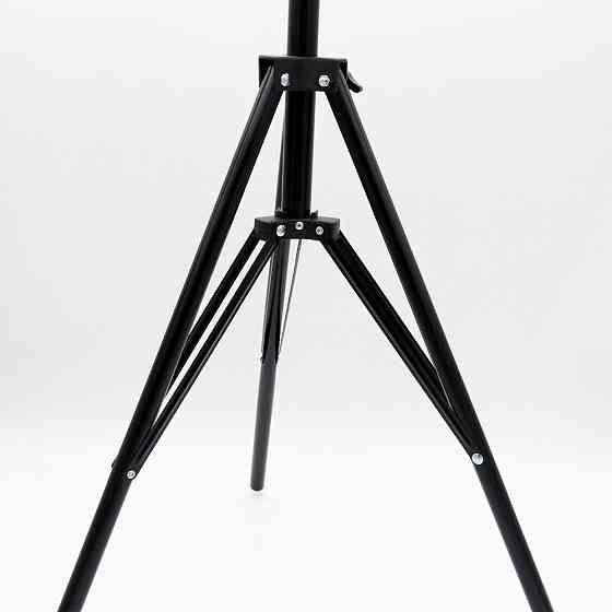 Штатив складной для LED лампы 0,66-2 м / Стойка-тренога для кольцевой лампы и студийного света Киев