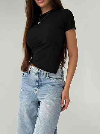 Женская базовая футболка с акцентным низом в виде треугольника креп-дайвинг Черный, 42/44 Одесса