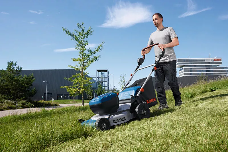 Професійна акумуляторна газонокосарка Bosch GRA 18V2-46 Professional з АКБ 2шт-18V 5Ah GAL 1880 CV Київ - фото 9