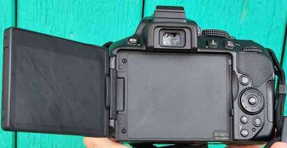 Дзеркальний фотоапарат
Зі знімним об'єктивом
Nikon D5200+18-55 VR ll Київ