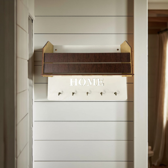 Ключница настенная, полка органайзер для ключей, мелочей и аксессуаров, деревенная с 5 крючками, 24х17х7 см,цвет белый Каменец-Подольский