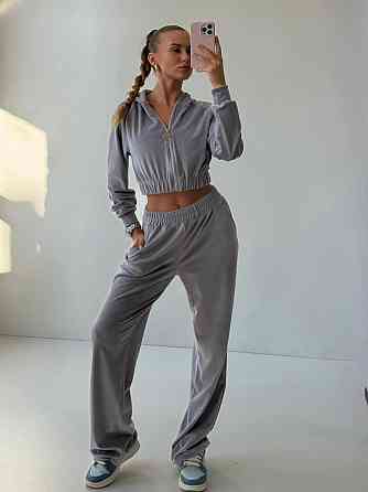 Женский стильный костюм двойка в стиле спорт шик со стразами на ягодицах велюр Серый, 42/44 Одесса