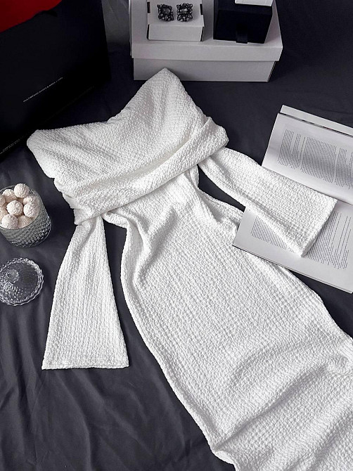 Женское элегантное нежное платье из нежного трикотажа букле Одесса - изображение 6