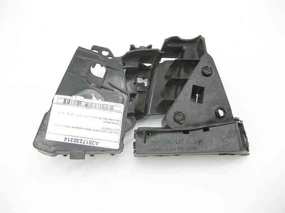 Mercedes-Benz  A2517230314 Кришка - кронштейн замка передніх лівих дверей R-Class W251 Одеса