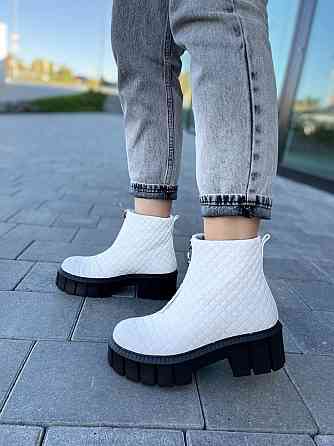 LIRIO Черевики жіночі LIRIO білі натуральна шкіра зима висота 12см розмір 39р. ( /91650) Коломия