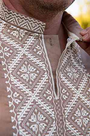 Вышиванка льняная мужская, длинный рукав, кофейная,( лен ) топ 48/50 Киев