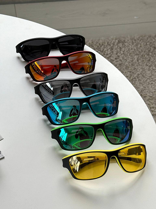 Стильні Чоловічі спортивні окуляри POLARIZED з пластиковою оправою на середнє обличчя Київ - фото 1