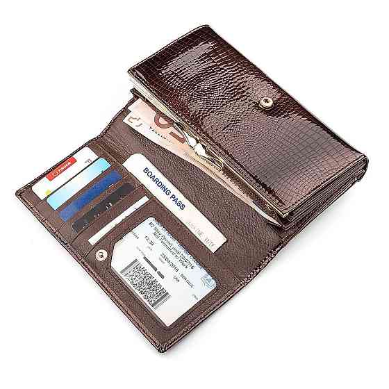 Кошелек женский ST Leather 18431 (S9001A) лакированная кожа Коричневый Киев