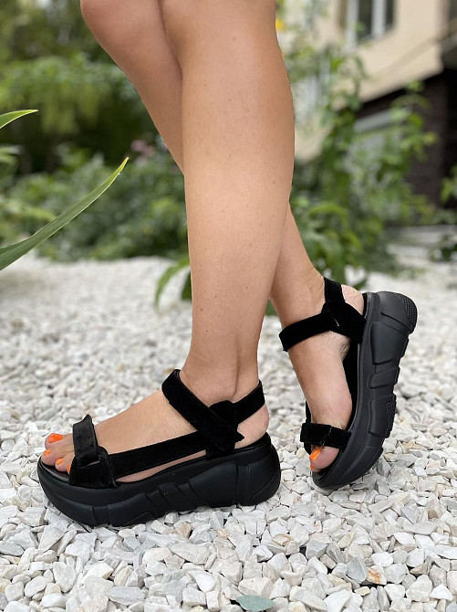 TWO STEPS Босоніжки на платформі молодіжні жіночі чорні з натуральної замші TWO STEPS 1009 р. 3 Коломыя - изображение 1