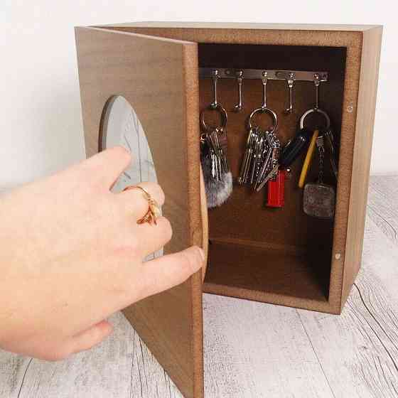 Настінні годинники Balvi Qubo, коричневі Ровно