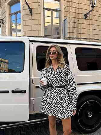 Жіноча подовжена сорочка оверсайз в анімалістичний принт щільний джинс Чорний Одеса