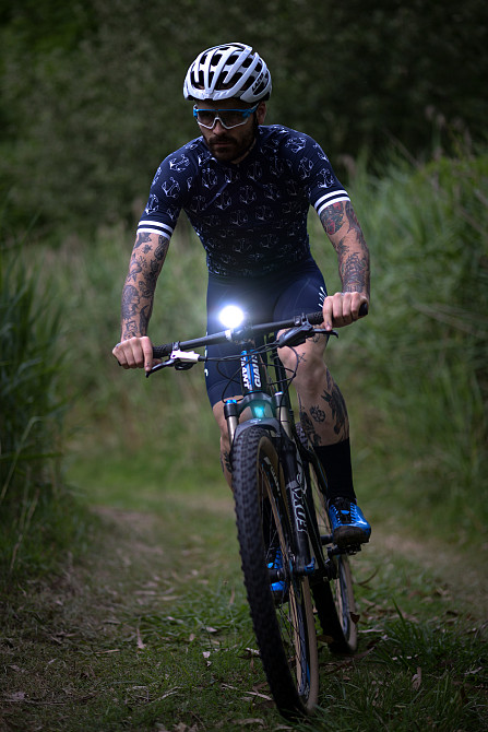 Фара Knog PWR Mountain 2000 Lumens POWERBANK Киев - изображение 9