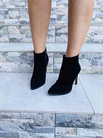 Nivelle Черевики жіночі демісезонні весна-осінь чорні, натуральна замша на підборах шпильці р. Коломыя