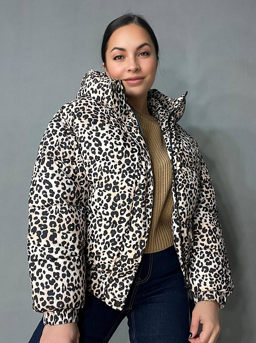 Куртка жіноча Lady Yep 9006 коротка з капюшоном леопардовий принт на резинці демісезонна бежева, бежевий, 44 Київ - фото 15