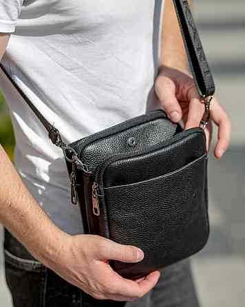 Чорна шкіряна чоловіча сумка через плече Tiding Bag Київ