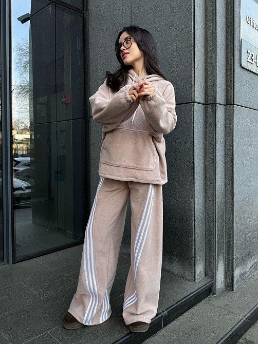 Женский теплый костюм двойка с лампасами из турецкого флиса Бежевый, 46/48 Одесса - изображение 1