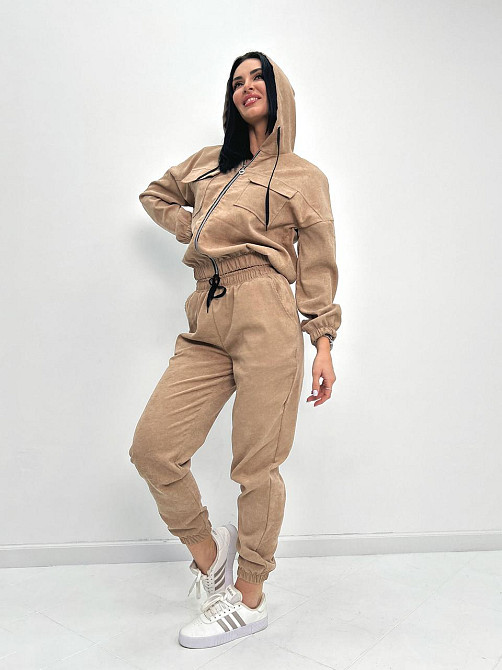 Вельветовый костюм-двойка 