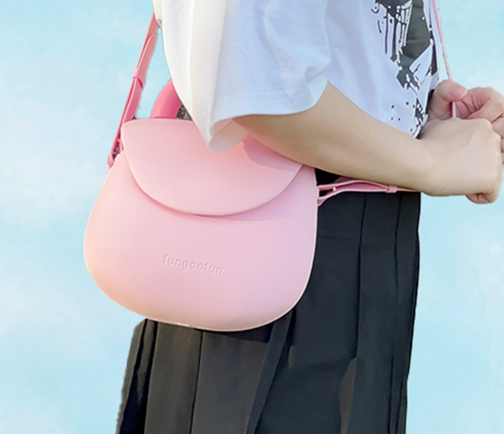 Сумочка силиконовая клатч женский на ремешке с ручками водонепроницаемая сумка Fungoofun на молнии, розовая Каменец-Подольский - изображение 5
