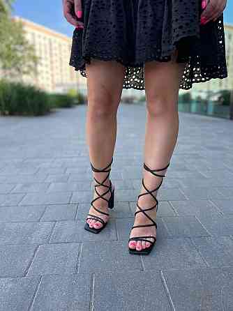 YES MILE Чорні босоніжки жіночі літні на підборах молодіжні з еко-шкіри на шнурівці YES MILE SF Коломия