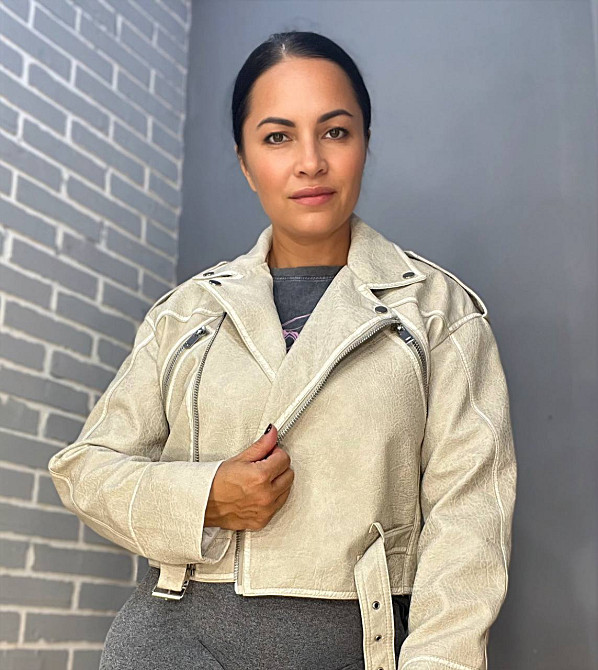 Куртка жіноча Aftf Basic 2466 коротка косуха блискавки пояс варені шви екошкіра сіра, світло-сірий, S Київ - фото 9