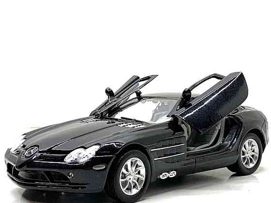 Машина Автосвіт Mercedes slr інерційна відчиняються двері капот 19см Чорний (AP-1898) Чернігів