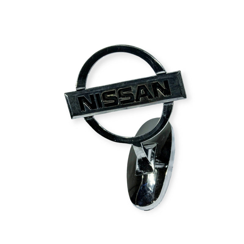 Емблема капота "приціл" nissan Мукачево - фото 1