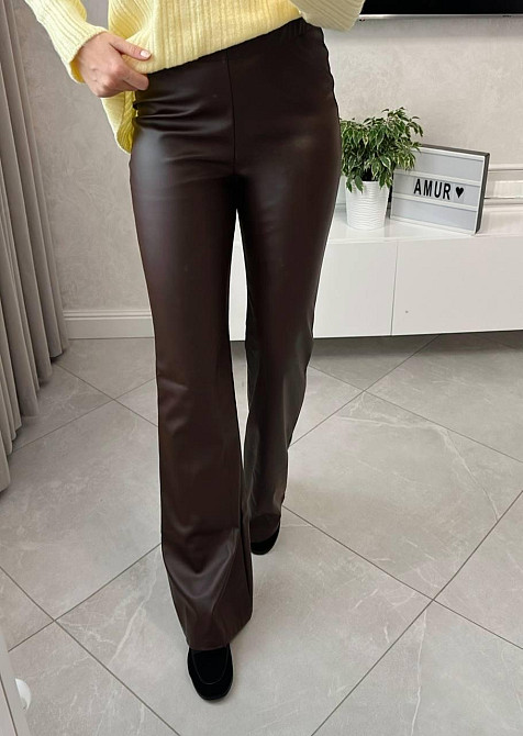 Женские базовые утепленные брюки из эко кожи на флисе Одесса - изображение 3